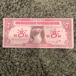 SWEETENER WORLD TOUR TOULOUSE DOLLAR